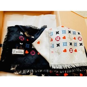 Louis Vuitton The Game On shawl